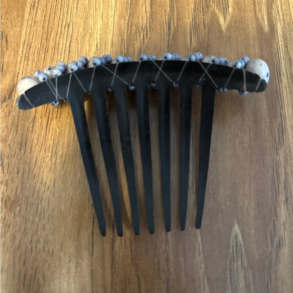 French Twist Beaded Hair Comb in Light Gray and Black